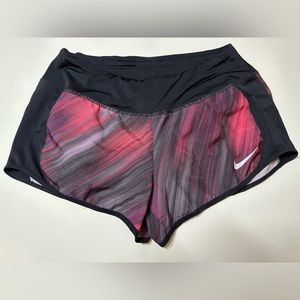 Nike shorts size s